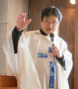 中１：林　和則神父様（大阪大司教区） テーマ：「私とは、、、自分を見つめる」