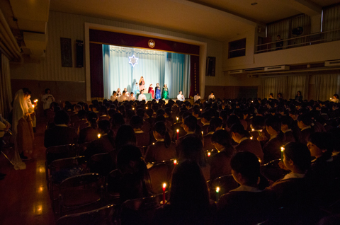 12月21日は キャンドルサービスと2学期終業式でした ノートルダム女学院中学高等学校