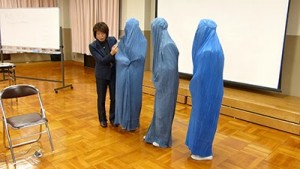 高2：ビスカルド松浦篤子先生 　　（カトリック大阪大司教区シナピス難民委員会） テーマ：「自分の生きる道について考える」 